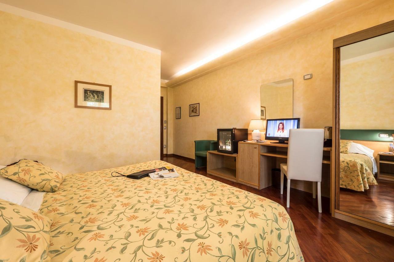 Hotel Vega Perugia Exteriör bild