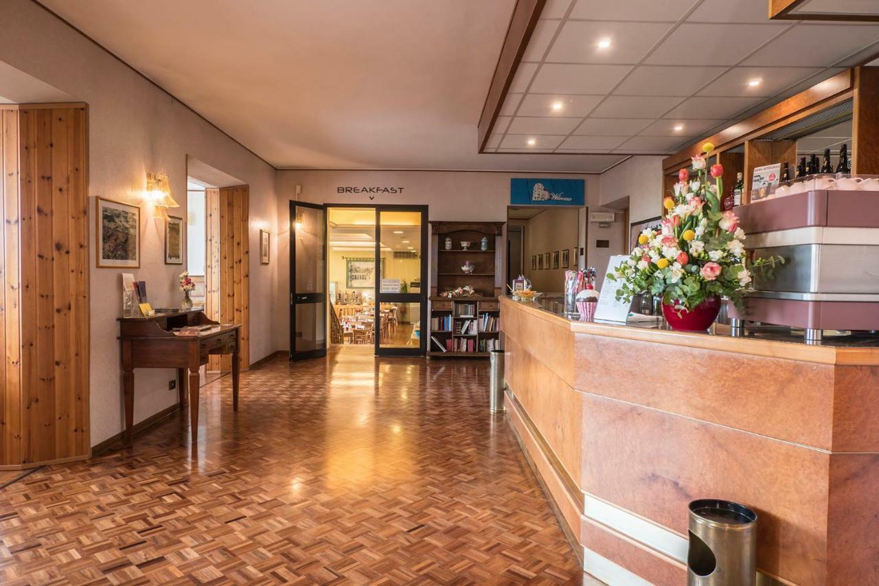 Hotel Vega Perugia Exteriör bild