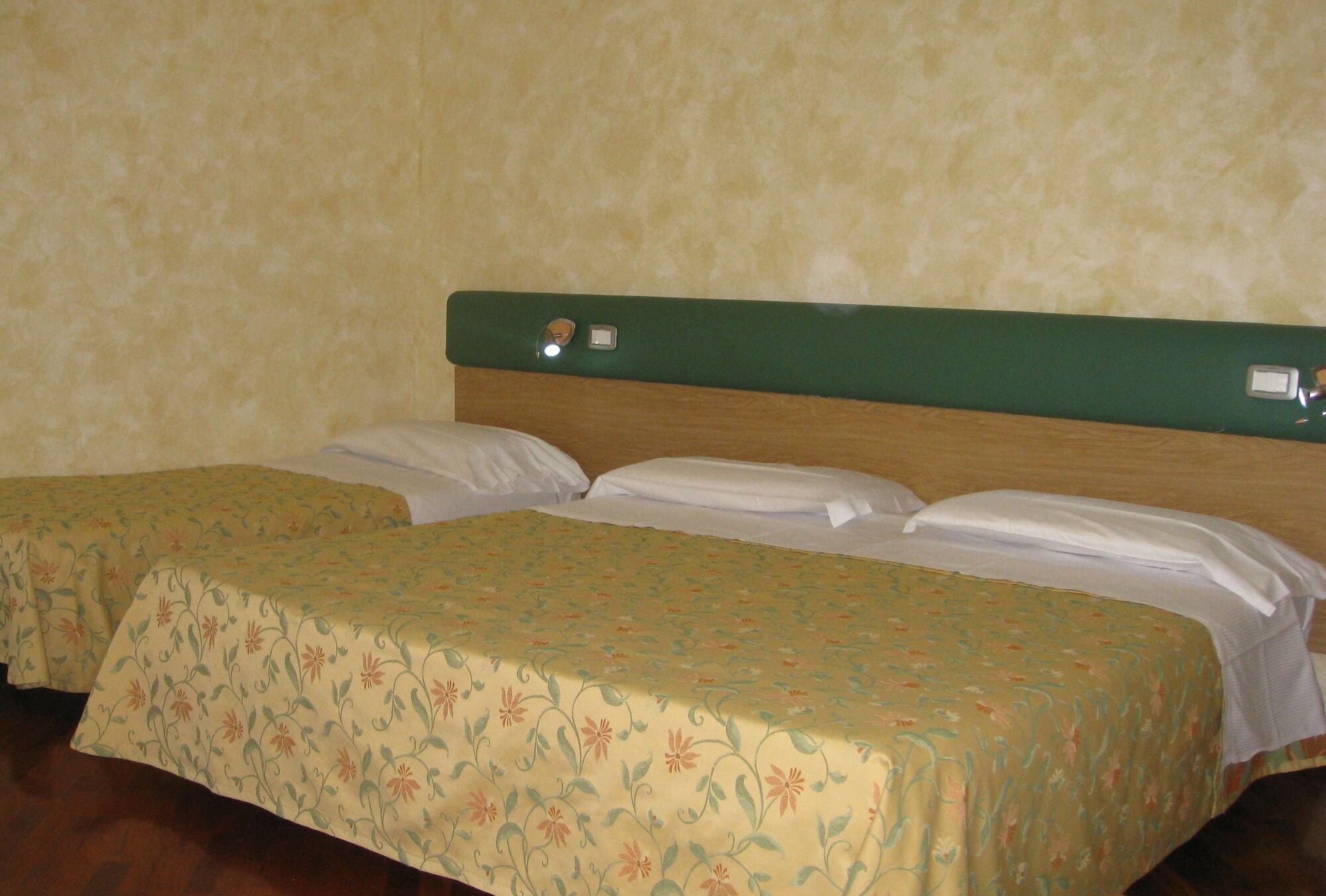 Hotel Vega Perugia Exteriör bild